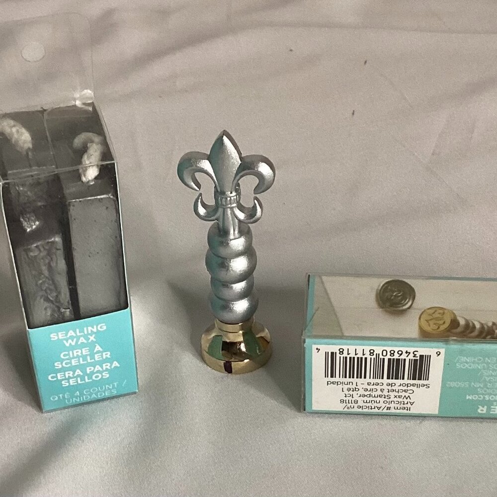 Gartner Studios Sealing Wax & “S” Wax Seal Stamp – Elegant Fleur-de-Lis Handle